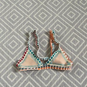 Kiini bikini top. Size S